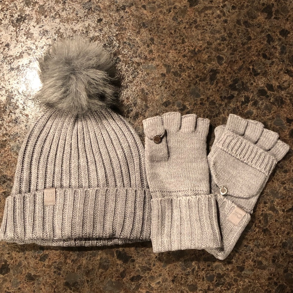 Calvin Klein Hat and Gloves - Picture 1 of 1